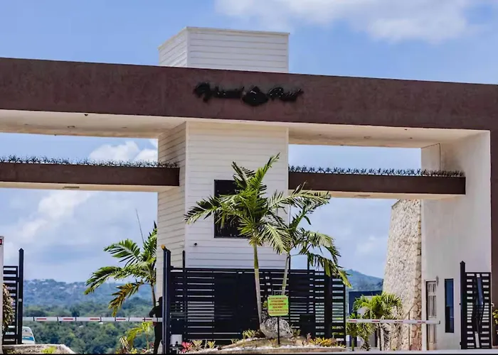 The Luxe Escape Luxury * Ocho Ríos